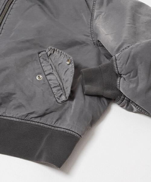 ITEMS URBANRESEARCH(アイテムズ アーバンリサーチ)の「ピグメントダイ オーバーサイズMA-1(MA-1・メンズ・カーキ/ベージュ系その他/グレー・MEDIUM/LARGE)」の15枚目の写真