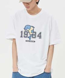 DOLPHIN WAVE APPAREL（ドルフィンウェーブアパレル）の「ドルフィン1984グラフィックTシャツ（Tシャツ/カットソー）」