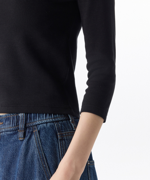 MUSINSA STANDARD WOMAN（ムシンサスタンダードウーマン）の「ウィメンズスリムクルーネック7部Tシャツ[ブラック]（Tシャツ/カットソー・レディース・その他・SMALL/MEDIUM/X-SMALL/LARGE）」の4枚目の写真