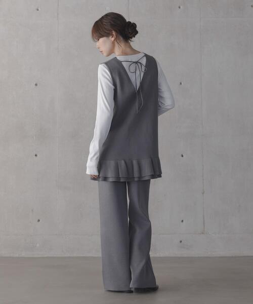 URBAN RESEARCH Sonny Label（アーバンリサーチサニーレーベル）の「フリルチュニックベスト パンツSET（ニット/セーター・レディース・ブラック/グレー・FREE）」の2枚目の写真