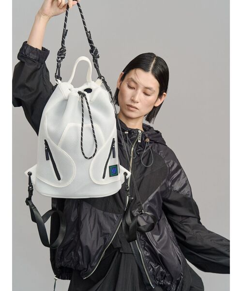 UN3D.(アンスリード)の「4WAY MESH BACK PACK / 4WAYメッシュバックパック(バックパック/リュック・レディース・ホワイト/ブラック・FREE)」の7枚目の写真