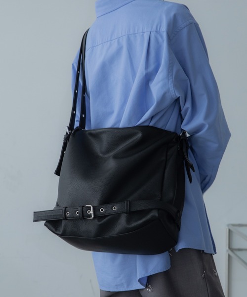 VACANCY（ヴァカンシー）の「ベルトバックルトートバッグ（トートバッグ・レディース・ブラック/ホワイト・FREE）」の12枚目の写真