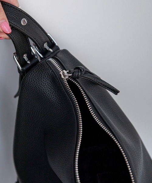 VACANCY（ヴァカンシー）の「ベルトバックルトートバッグ（トートバッグ・レディース・ブラック/ホワイト・FREE）」の19枚目の写真