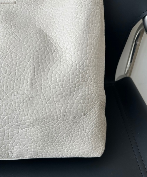 TONER（トナー）の「ポーチ付きマニッシュレザートライアングルワンショルダーバッグ/ロゴプレート付き/通勤通学（ショルダーバッグ・レディース・ダークブラウン/ホワイト/ブラック/ブラウン・FREE）」の6枚目の写真