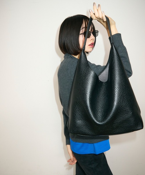 TONER（トナー）の「ポーチ付きマニッシュレザートライアングルワンショルダーバッグ/ロゴプレート付き/通勤通学（ショルダーバッグ・レディース・ダークブラウン/ホワイト/ブラック/ブラウン・FREE）」の16枚目の写真