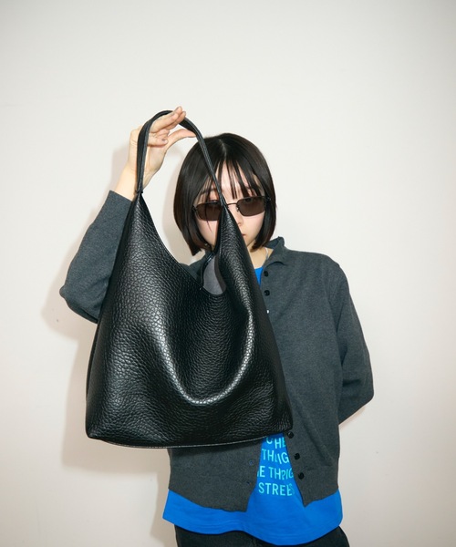 TONER（トナー）の「ポーチ付きマニッシュレザートライアングルワンショルダーバッグ/ロゴプレート付き/通勤通学（ショルダーバッグ・レディース・ダークブラウン/ホワイト/ブラック/ブラウン・FREE）」の20枚目の写真