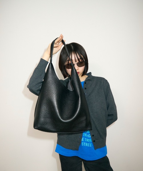 TONER（トナー）の「ポーチ付きマニッシュレザートライアングルワンショルダーバッグ/ロゴプレート付き/通勤通学（ショルダーバッグ・レディース・ダークブラウン/ホワイト/ブラック/ブラウン・FREE）」の21枚目の写真