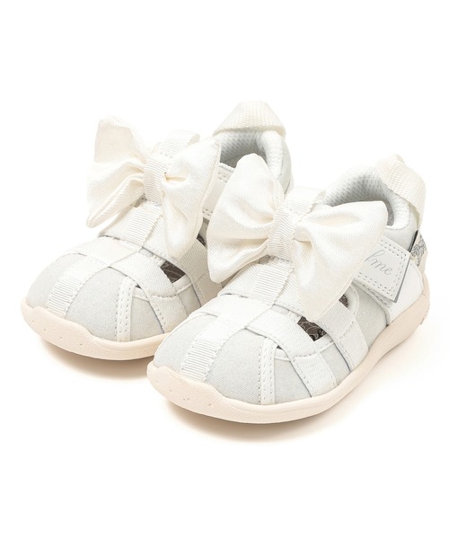 IFME（イフミー）の「BABY｜ifme CALIN WFS ビックリボン サマーシューズ【直営店限定】（サンダル・キッズ・ブラック/ベージュ/ピンク/ホワイト・15.0cm/14.5cm/14.0cm/13.5cm/13.0cm/12.5cm/12.0cm）」の2枚目の写真