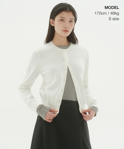 MUSINSA STANDARD WOMAN（ムシンサスタンダードウーマン）の「ウィメンズ ウォッシャブル スーピマコットン ラウンドネック カーディガン [アイボリー]（カーディガン/ボレロ・レディース・その他・SMALL/MEDIUM/LARGE/X-SMALL）」の2枚目の写真