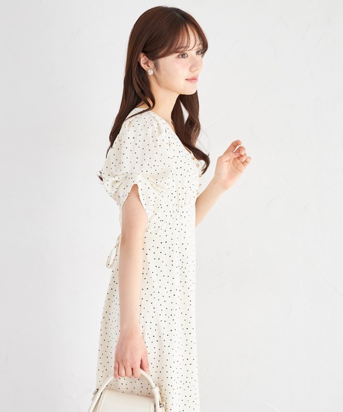 tocco closet（トッコ　クローゼット）の「ハート飾り釦ランダムプチハートプリントワンピース（ワンピース・レディース・レッド/アイボリー・M）」の10枚目の写真