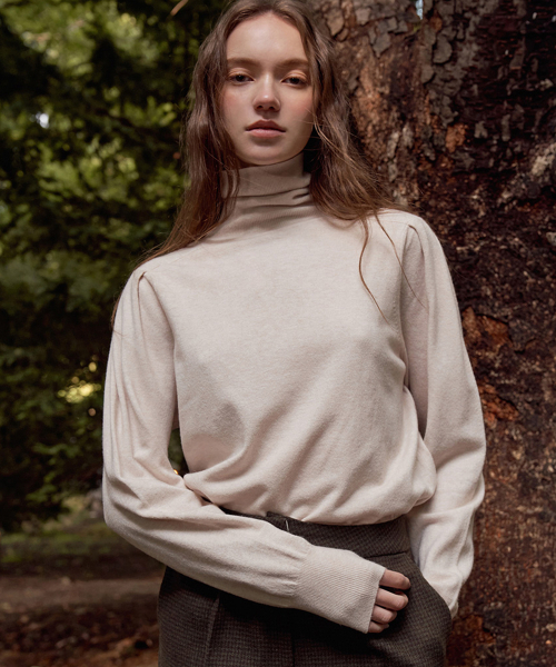 VASCARA(バスカラ)の「Puff Sleeve Turtleneck Knitwear (4colors)(ニット/セーター・レディース・ブラック/ライトベージュ/カーキ/ブラウン・FREE)」の5枚目の写真