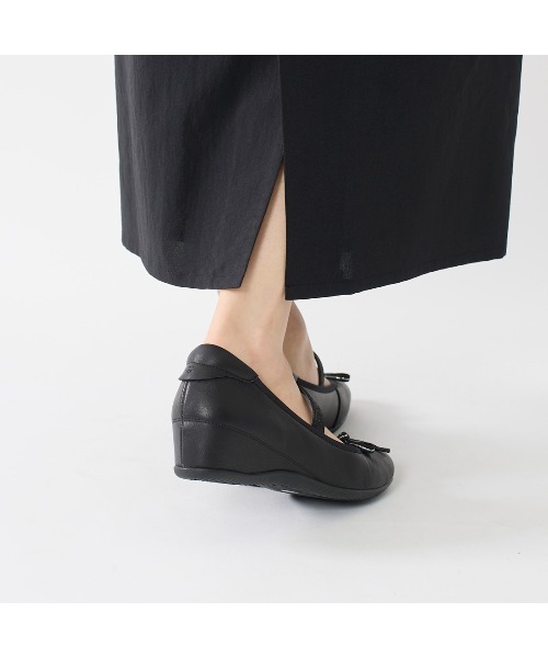 Riz raffinee(リズラフィーネ)の「【3E】バレエスニーカー(スニーカー・レディース・シルバー/ブラック・24.5cm/24cm/23.5cm/22.5cm/23cm)」の14枚目の写真