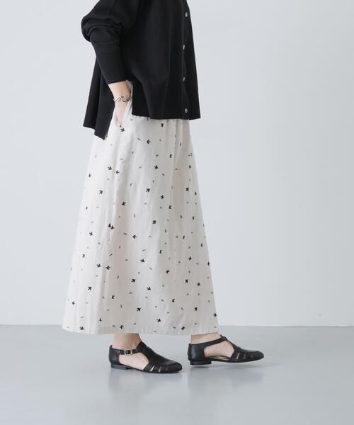 かぐれ（カグレ）の「ツバメ刺繍ラップスカート（スカート・レディース・ブラック/アイボリー・FREE）」の3枚目の写真