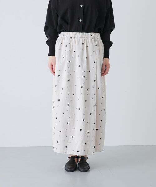 かぐれ（カグレ）の「ツバメ刺繍ラップスカート（スカート・レディース・ブラック/アイボリー・FREE）」の7枚目の写真