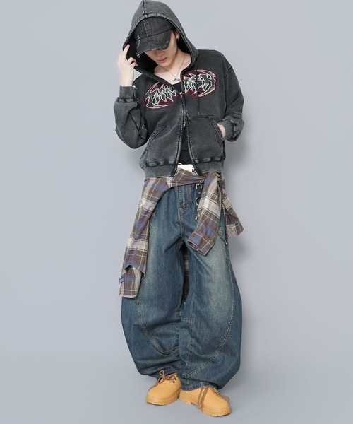 SPINNS（スピンズ）の「短丈ダブルジップパーカー/パッチワークカモフラロゴ/ショート丈（パーカー・メンズ・ブラック系その他/杢グレー/ピンク系その他・ONESIZE）」の4枚目の写真