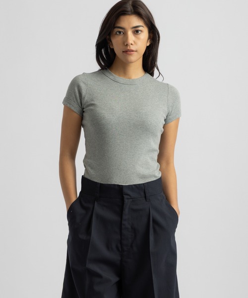 Saturdays NYC（サタデーズ ニューヨークシティ ）の「Naomi Ribbed Tee | WOMEN（Tシャツ/カットソー・レディース・ホワイト/ベージュ/グレー・S/M/L）」の2枚目の写真