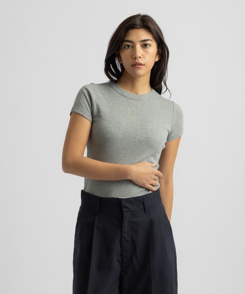 Saturdays NYC（サタデーズ ニューヨークシティ ）の「Naomi Ribbed Tee | WOMEN（Tシャツ/カットソー・レディース・ホワイト/ベージュ/グレー・S/M/L）」の5枚目の写真