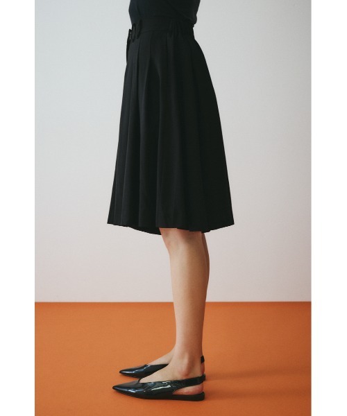 HeRIN.CYE(ヘリンドットサイ)の「Flare half pants フレアハーフパンツ(その他パンツ・レディース・オフホワイト/ブラウン系その他/ブラック・38/36)」の7枚目の写真