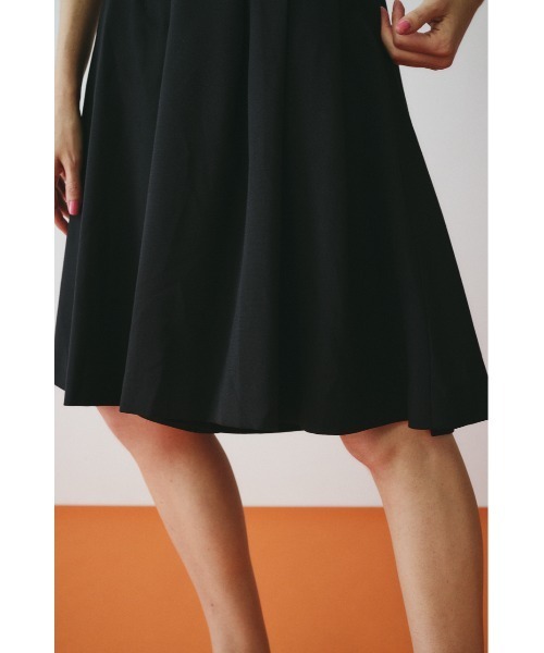 HeRIN.CYE(ヘリンドットサイ)の「Flare half pants フレアハーフパンツ(その他パンツ・レディース・オフホワイト/ブラウン系その他/ブラック・38/36)」の12枚目の写真