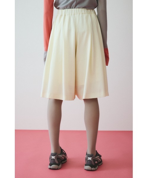 HeRIN.CYE(ヘリンドットサイ)の「Flare half pants フレアハーフパンツ(その他パンツ・レディース・オフホワイト/ブラウン系その他/ブラック・38/36)」の5枚目の写真