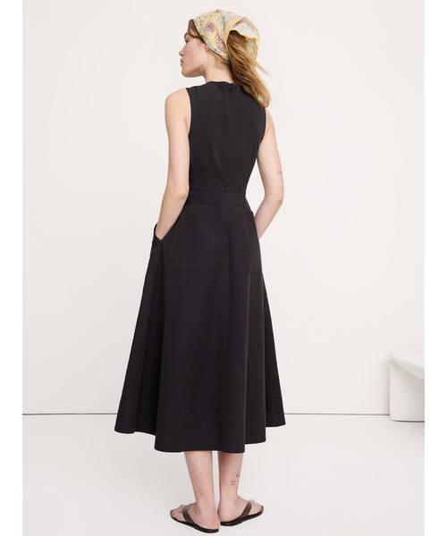 Banana Republic（バナナリパブリック）の「コットン キャンバス ユーティリティポケット マキシワンピース（ワンピース・レディース・ブラック/アイボリー/オリーブ・XS/M/S/L）」の6枚目の写真