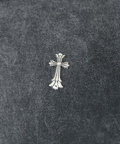 SPINNS（スピンズ）の「短丈ピグメント加工ワンポイント半袖Tシャツ/クロスメタルロゴ（Tシャツ/カットソー・メンズ・ホワイト/ブラック/ブラック系その他/ブラウン系その他/グリーン系その他/ピンク系その他/ウッドランド・ONESIZE）」の19枚目の写真