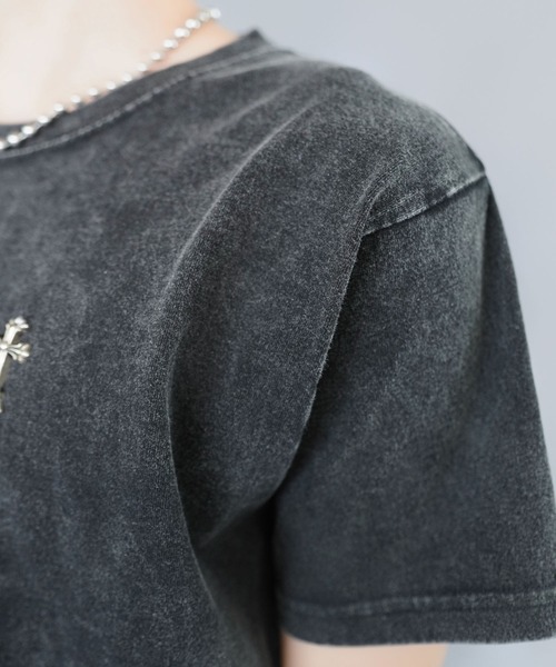 SPINNS（スピンズ）の「短丈ピグメント加工ワンポイント半袖Tシャツ/クロスメタルロゴ（Tシャツ/カットソー・メンズ・ホワイト/ブラック/ブラック系その他/ブラウン系その他/グリーン系その他/ピンク系その他/ウッドランド・ONESIZE）」の14枚目の写真