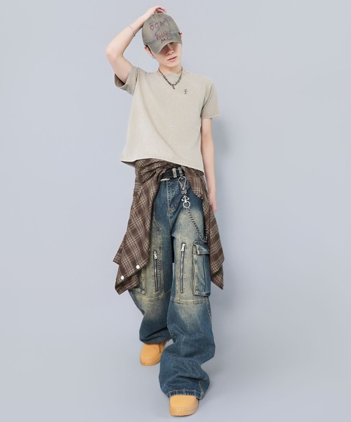 SPINNS（スピンズ）の「短丈ピグメント加工ワンポイント半袖Tシャツ/クロスメタルロゴ（Tシャツ/カットソー・メンズ・ホワイト/ブラック/ブラック系その他/ブラウン系その他/グリーン系その他/ピンク系その他/ウッドランド・ONESIZE）」の17枚目の写真