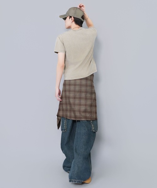 SPINNS（スピンズ）の「短丈ピグメント加工ワンポイント半袖Tシャツ/クロスメタルロゴ（Tシャツ/カットソー・メンズ・ホワイト/ブラック/ブラック系その他/ブラウン系その他/グリーン系その他/ピンク系その他/ウッドランド・ONESIZE）」の9枚目の写真