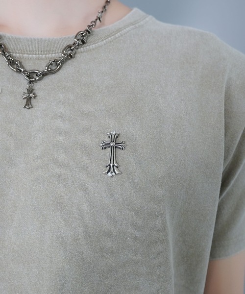 SPINNS（スピンズ）の「短丈ピグメント加工ワンポイント半袖Tシャツ/クロスメタルロゴ（Tシャツ/カットソー・メンズ・ホワイト/ブラック/ブラック系その他/ブラウン系その他/グリーン系その他/ピンク系その他/ウッドランド・ONESIZE）」の12枚目の写真