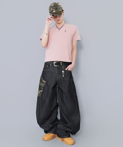 SPINNS（スピンズ）の「短丈ピグメント加工ワンポイント半袖Tシャツ/クロスメタルロゴ（Tシャツ/カットソー・メンズ・ホワイト/ブラック/ブラック系その他/ブラウン系その他/グリーン系その他/ピンク系その他/ウッドランド・ONESIZE）」の8枚目の写真