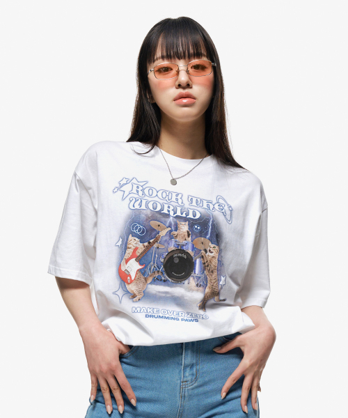 MOZMOZ(モズモズ)の「ラックニャン デジタル オーバーサイズ 半袖Tシャツ ホワイト(Tシャツ/カットソー・レディース・その他・1/2/3)」の2枚目の写真