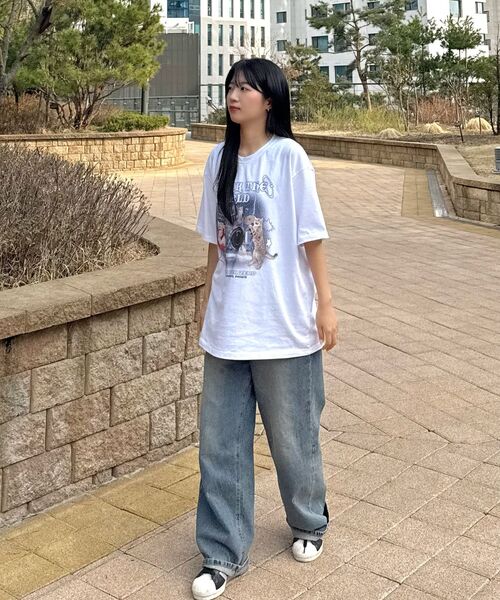 MOZMOZ(モズモズ)の「ラックニャン デジタル オーバーサイズ 半袖Tシャツ ホワイト(Tシャツ/カットソー・レディース・その他・1/2/3)」の4枚目の写真