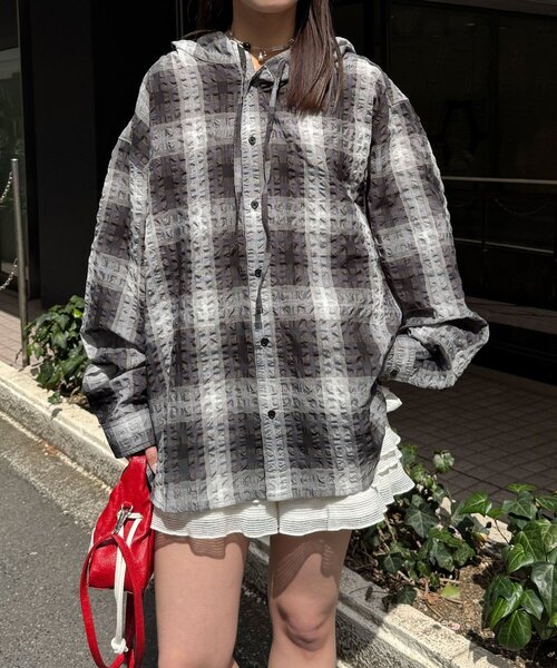 CIAOPANIC(チャオパニック)の「チェックサッカー フードシャツ(シャツ/ブラウス・レディース・ブルー/サックスブルー/ブラック/ホワイト・LARGE/MEDIUM)」の12枚目の写真