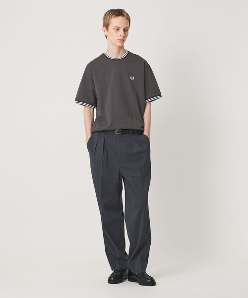 FRED PERRY（フレッドペリー）の「【別注】＜FRED PERRY＞ツインティップ クルーネック Tシャツ（Tシャツ/カットソー・メンズ・オフホワイト/ブラック/ダークグレー・L/M/XL）」の4枚目の写真
