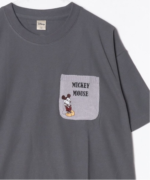 Disney（ディズニー）の「【DISNEY/ディズニー】ミッキーマウス　梨地胸ニットポケットワンポイント刺繍 裾ドロスト付半袖T(吸水速乾/coolmax)/ユニセックス（Tシャツ/カットソー・メンズ・スミクロ/グレイッシュベージュ/グレイッシュブルー/オフホワイト・LARGE/MEDIUM）」の8枚目の写真