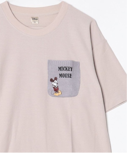 Disney（ディズニー）の「【DISNEY/ディズニー】ミッキーマウス　梨地胸ニットポケットワンポイント刺繍 裾ドロスト付半袖T(吸水速乾/coolmax)/ユニセックス（Tシャツ/カットソー・メンズ・スミクロ/グレイッシュベージュ/グレイッシュブルー/オフホワイト・LARGE/MEDIUM）」の6枚目の写真