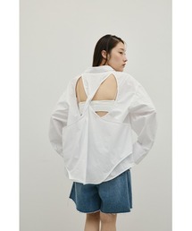 バックオープンデザインシャツ