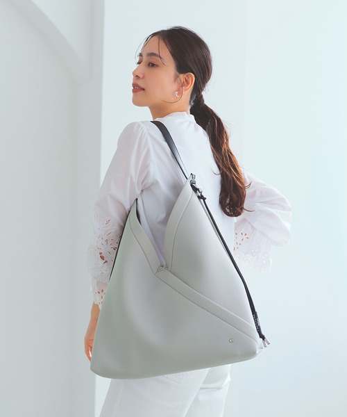 TREASURE TOPKAPI(トレジャートプカピ)の「【TREASURE TOPKAPI】ネオプレン 2way ワンハンドル ショルダーバッグ ポーチ付き(ショルダーバッグ・レディース・ブラック/ライトグレー/クリーム/ネイビー・FREE)」の22枚目の写真