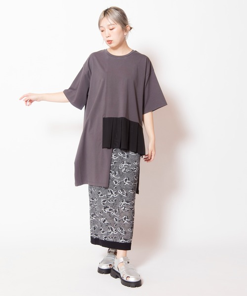 OSMOSIS(オズモーシス)の「ジャガードニットスカート(スカート・レディース・ネイビー/グレイッシュベージュ/ブラック・ONE SIZE)」の5枚目の写真
