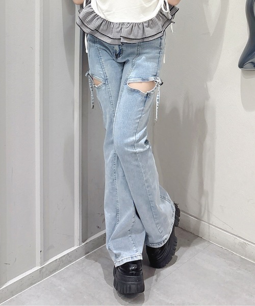 one way(ワンウェイ)の「レース付きサイドスリットデニム(デニムパンツ・レディース・ブルー/ブラック・SMALL/MEDIUM)」の2枚目の写真