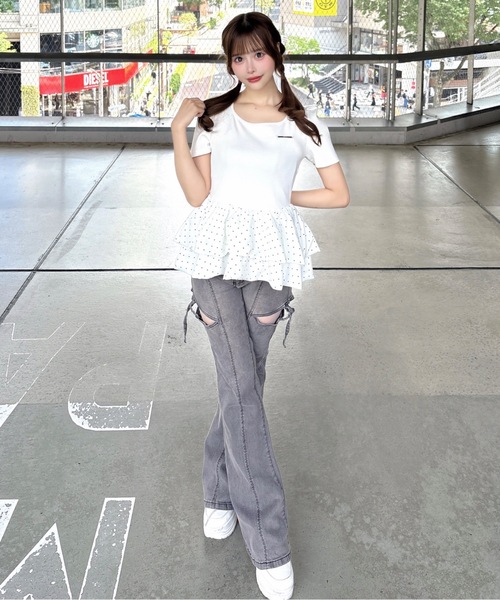 one way(ワンウェイ)の「レース付きサイドスリットデニム(デニムパンツ・レディース・ブルー/ブラック・SMALL/MEDIUM)」の4枚目の写真