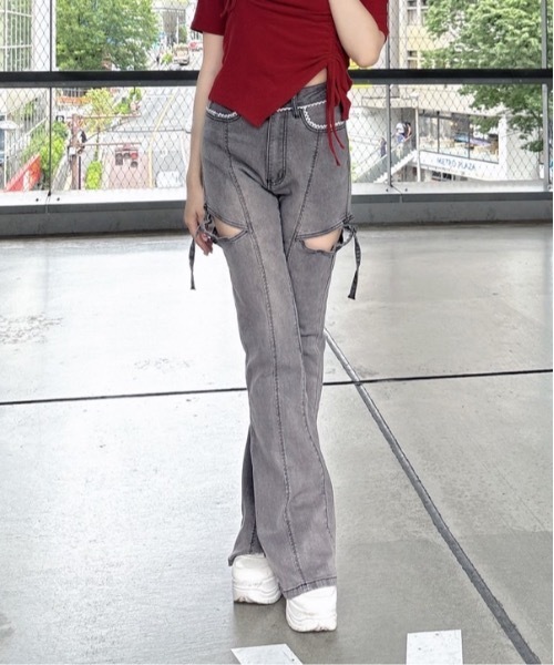 one way(ワンウェイ)の「レース付きサイドスリットデニム(デニムパンツ・レディース・ブルー/ブラック・SMALL/MEDIUM)」の11枚目の写真
