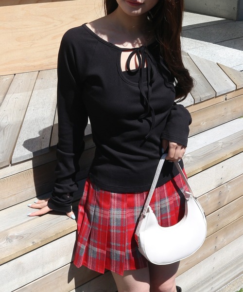 JilLA(ジルア)の「Roundout Ribbed Top / ラウンドカットリブトップス(シャツ/ブラウス・レディース・ブラック/サーモンピンク・FREE)」の7枚目の写真