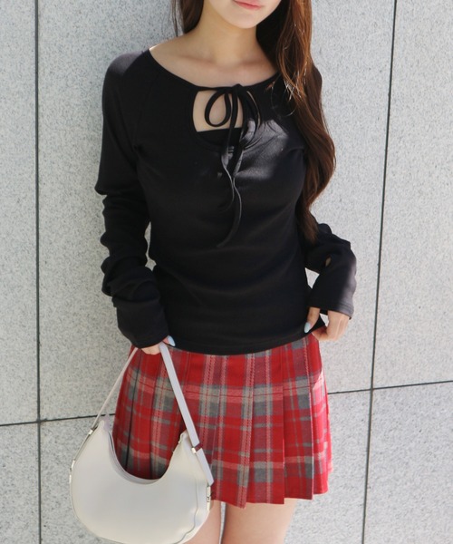 JilLA(ジルア)の「Roundout Ribbed Top / ラウンドカットリブトップス(シャツ/ブラウス・レディース・ブラック/サーモンピンク・FREE)」の4枚目の写真