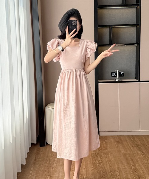 AMAJI（アマジ）の「スクエアネックパフスリーブウエスト切替バッククロスロングワンピース（ワンピース・レディース・ライトピンク・X-LARGE/LARGE/MEDIUM/SMALL）」の2枚目の写真