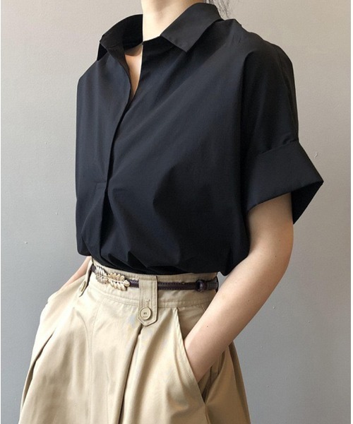 mielu（ミエル）の「スキッパー半袖ブラウス（シャツ/ブラウス・レディース・ホワイト/ベージュ/ブラック・LARGE/MEDIUM）」の6枚目の写真