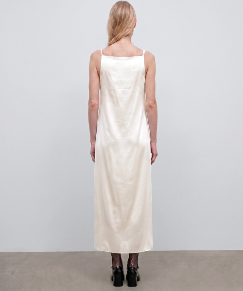 KIMDOH(キムド)の「Maren Boatneck Dress / Ivory(ワンピース・レディース・アイボリー・FREE)」の4枚目の写真