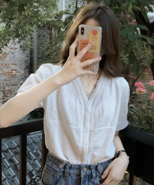 semplice（センプリチェ）の「ブラウス【韓国ファッション】（シャツ/ブラウス・レディース・アイボリー・L/M/S/XL）」の2枚目の写真