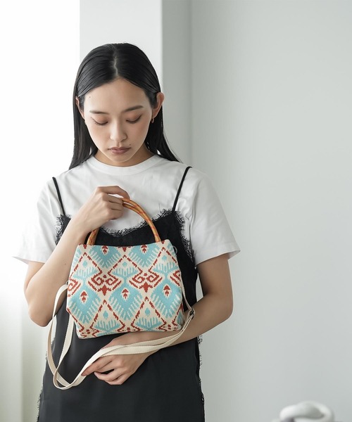 mili an deni(ミリアンデニ)の「2WAYカラフルロープニットトートバッグ(トートバッグ・レディース・ブルー/グリーン/パープル/ブラック・F)」の12枚目の写真